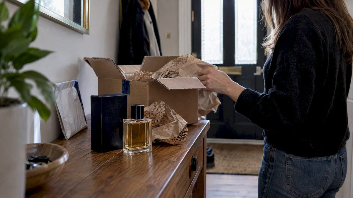 Colis reçu avec un flacon de parfum